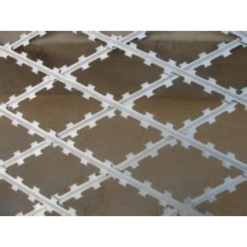 Diamond Opening Galvanized Razor Wire Fence